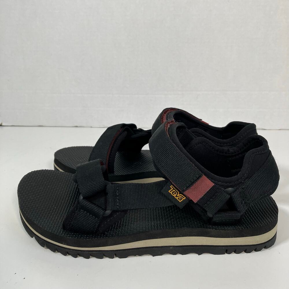 Teva Womens Sz 7 Universal Trail Sandals Vibram Grip Outsole Black Maroon